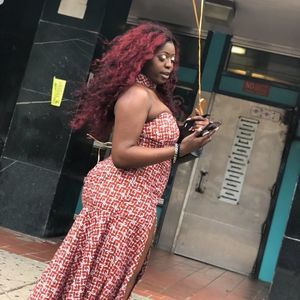 Meet your Posher, Essiie